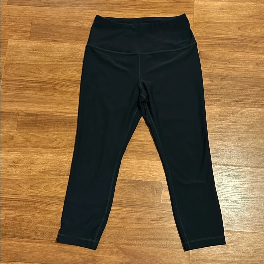MPG Classic Black Capri Leggings